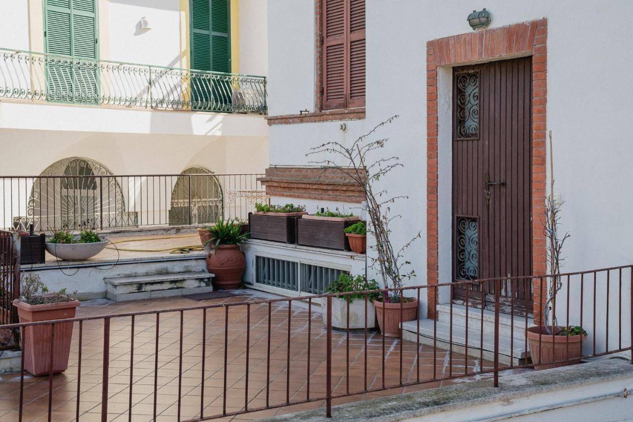 Be Your Home - Appartamento 4 Camere Sul Mare Scesa Al Mare Privata Santa Marinella Exterior photo